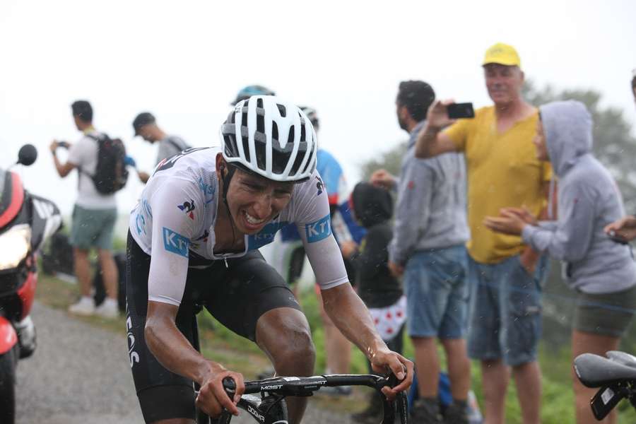 Egan Bernal naposledy závodil na loňské Vueltě.