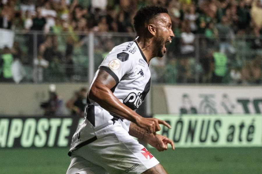 Jair tirou o Vasco do sufoco no apagar das luzes