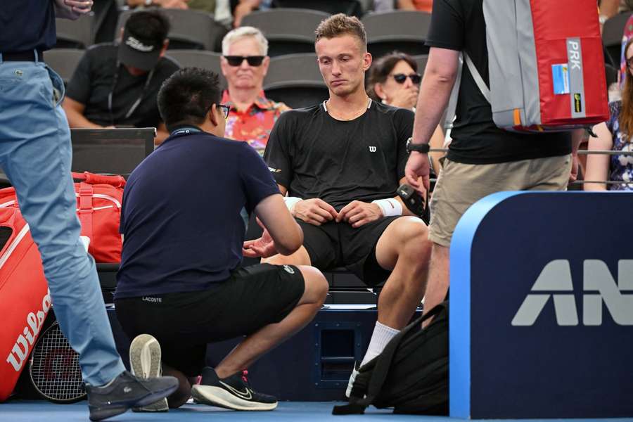 Jiri Lehecka s-a accidentat la glezna dreaptă Jiri Lehecka s-a accidentat la glezna dreaptă