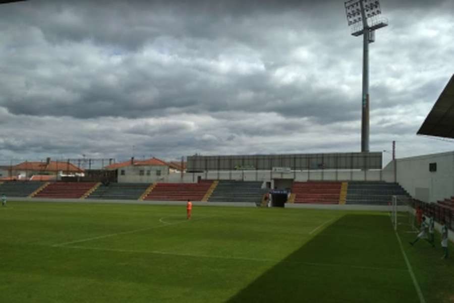 Estádio Adelino Ribeiro Novo