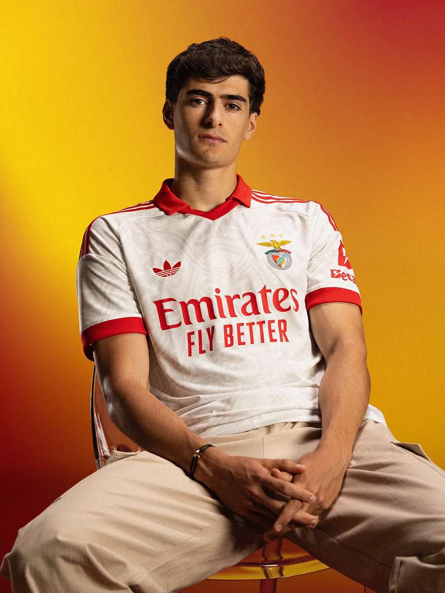 A camisola alternativa do Benfica