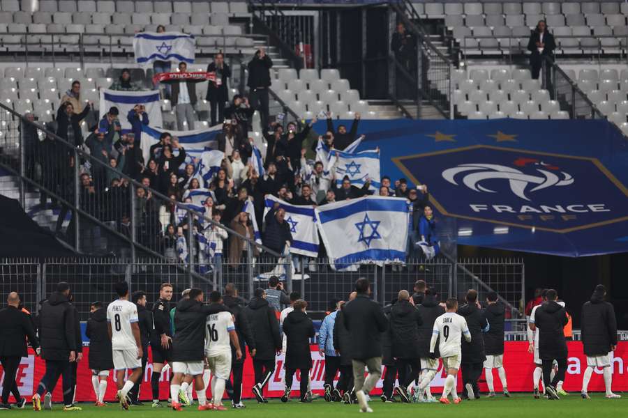 La afición israelí apoya a su selección.