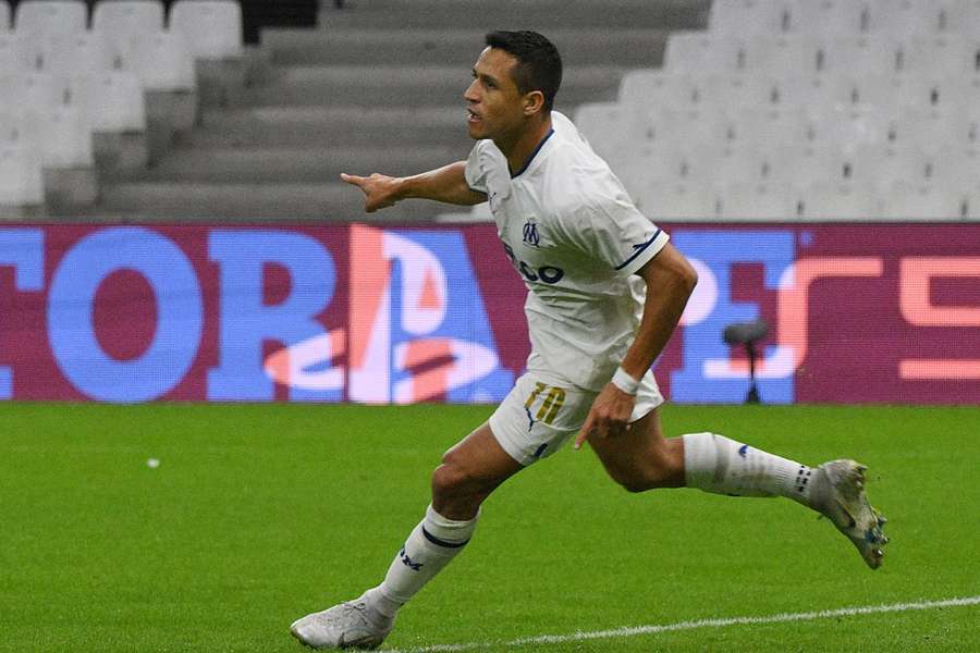 Alexis Sánchez marcou o primeiro gol do Olympique de Marselha na goleada sobre o Sporting