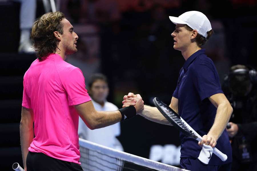 Tenis Flash: Sinner zagra z Djokoviciem. Trwają mniejsze turnieje na całym świecie