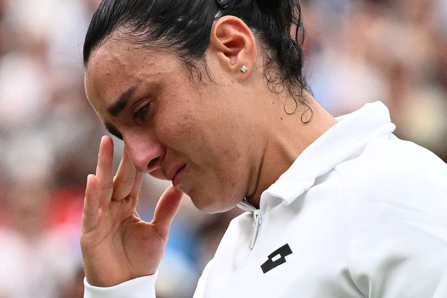 Ons Jabeur en larmes après avoir perdu la finale de Wimbledon
