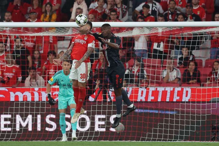 Niakaté em ação contra o Benfica