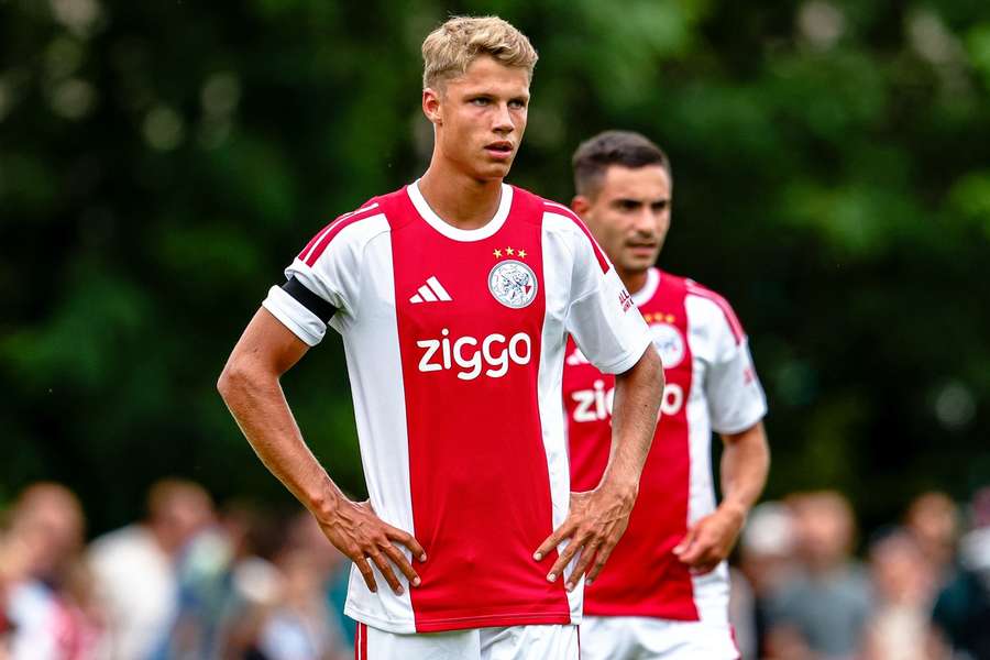 Sean Steur during Ajax's friendly match against Panathinaikos in July 2026 Sean Steur during Ajax's friendly match against Panathinaikos in July 2026