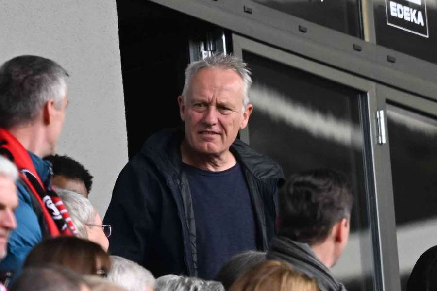 Christian Streich auf der Tribüne – auch für den 60-Jährigen ein ungewohnter Anblick. Christian Streich auf der Tribüne – auch für den 60-Jährigen ein ungewohnter Anblick.