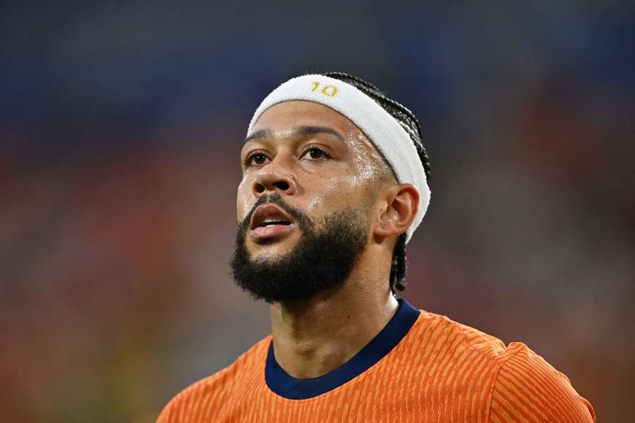 Memphis Depay zit nog altijd zonder club