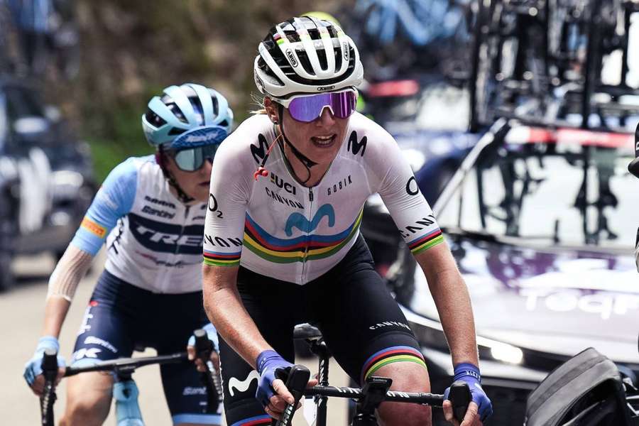 Van Vleuten, junto a Realini, en la sexta etapa de La Vuelta Femenina