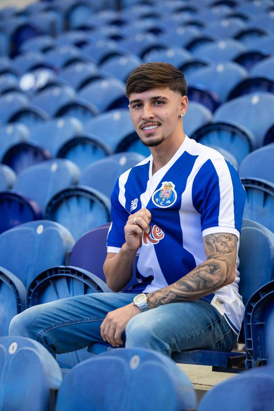 Ryan Gobbi foi o primeiro jogador do Coimbra a se transferir para o Porto Ryan Gobbi foi o primeiro jogador do Coimbra a se transferir para o Porto