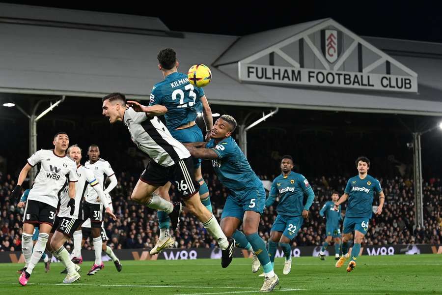 Fulham houdt door gelijkspel tegen Wolverhampton uitzicht op Europees voetbal