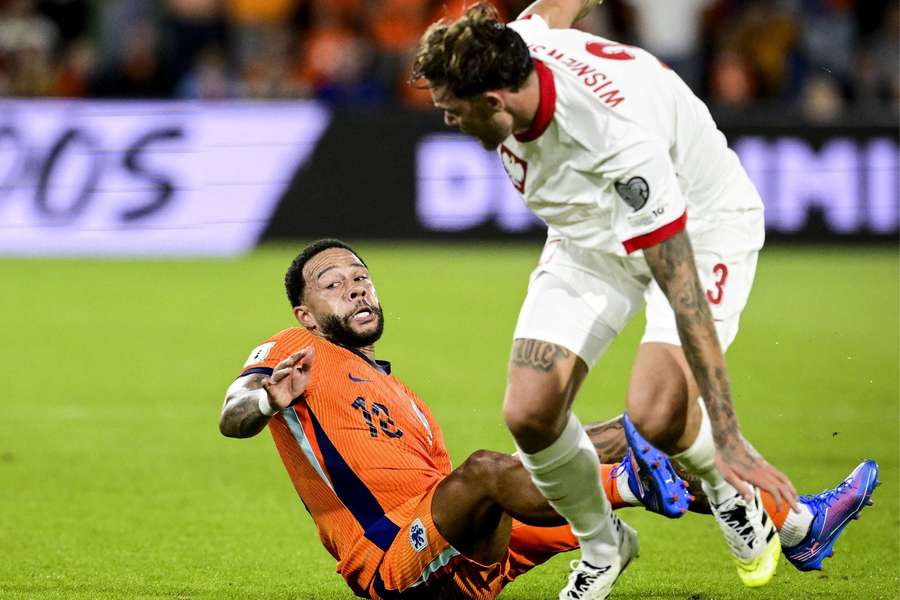 Memphis Depay deu assistência em Holanda 1x1 Polônia