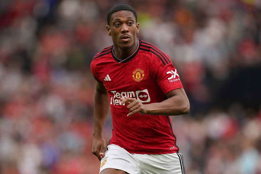 Everton remain in Anthony Martial race to solve striker crisis