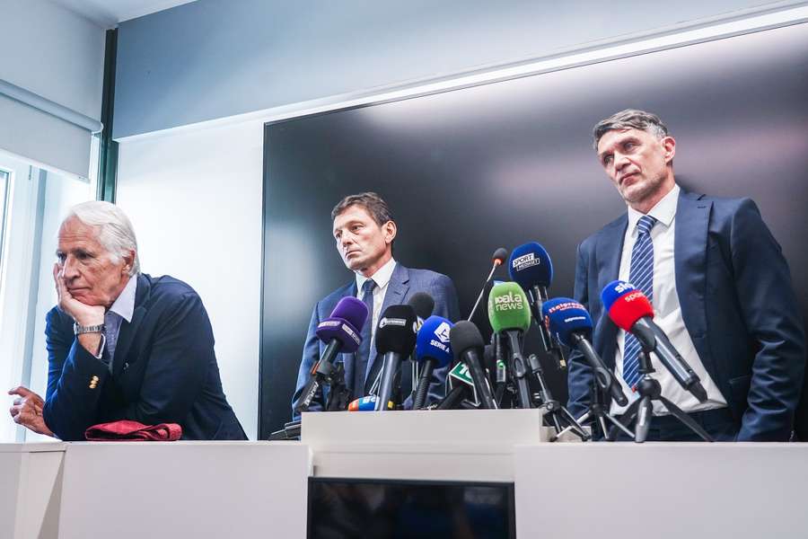 Il presidente e tutti i suoi uomini: ma fino a quando? Il presidente e tutti i suoi uomini: ma fino a quando?