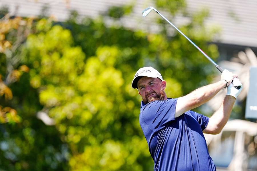 Lowry reeled off six birdies and one bogey