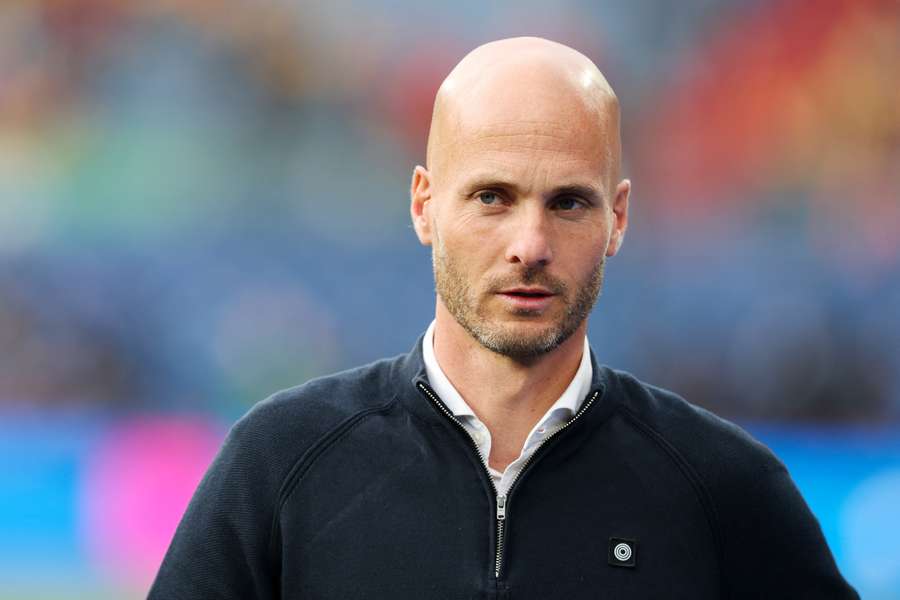 Go Ahead Eagles manager Paul Simonis will likely leave the club for Wolfsburg