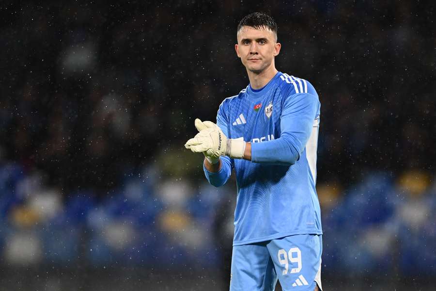 Przebudzenie Ajaxu, Kochalski czterokrotnie pokonany w deszczowym Baku Przebudzenie Ajaxu, Kochalski czterokrotnie pokonany w deszczowym Baku