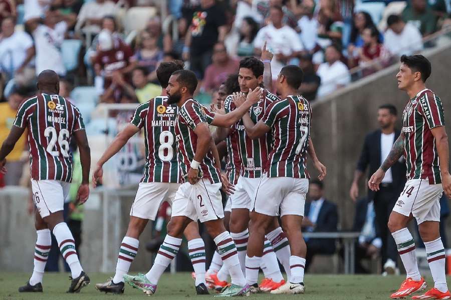 Ganso inaugurou o clássico entre Fluminense e Vasco