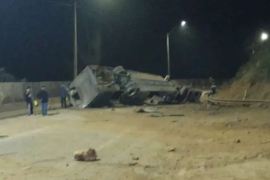 Autocarro capotou por motivos ainda desconhecidos