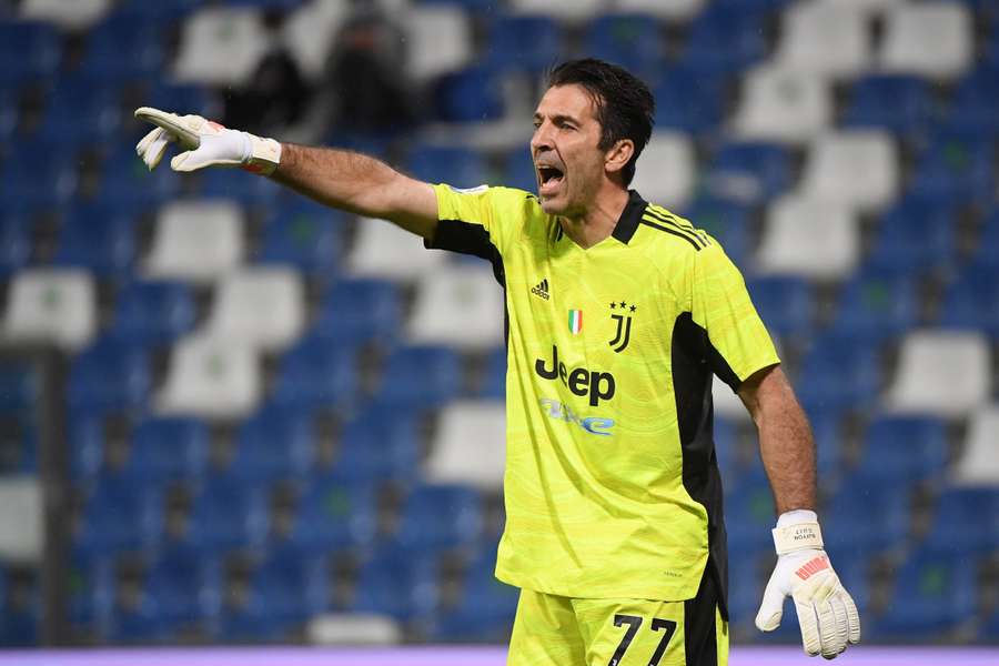 Gianluigi Buffon in action for Juventus in 2021