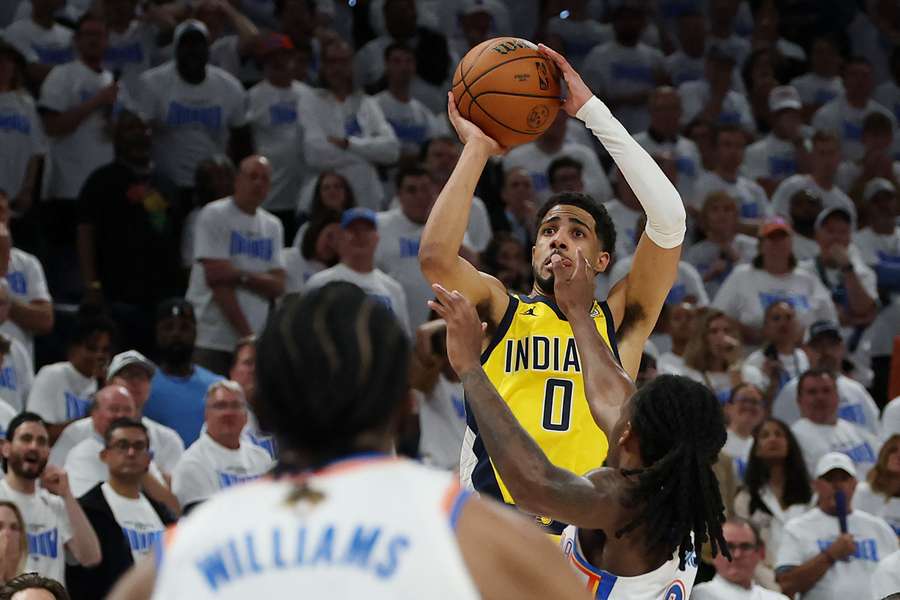 O arremesso decisivo de Haliburton no Jogo 1 das Finais da NBA O arremesso decisivo de Haliburton no Jogo 1 das Finais da NBA