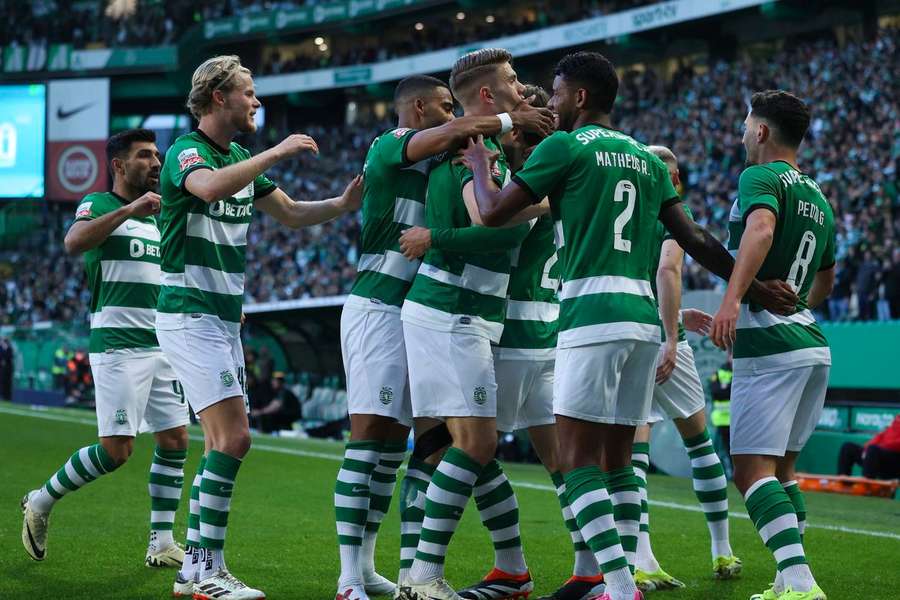 Die Portugiesen von Sporting CP wollen den Grundstein für den Einzug ins Viertelfinale legen. Die Portugiesen von Sporting CP wollen den Grundstein für den Einzug ins Viertelfinale legen.