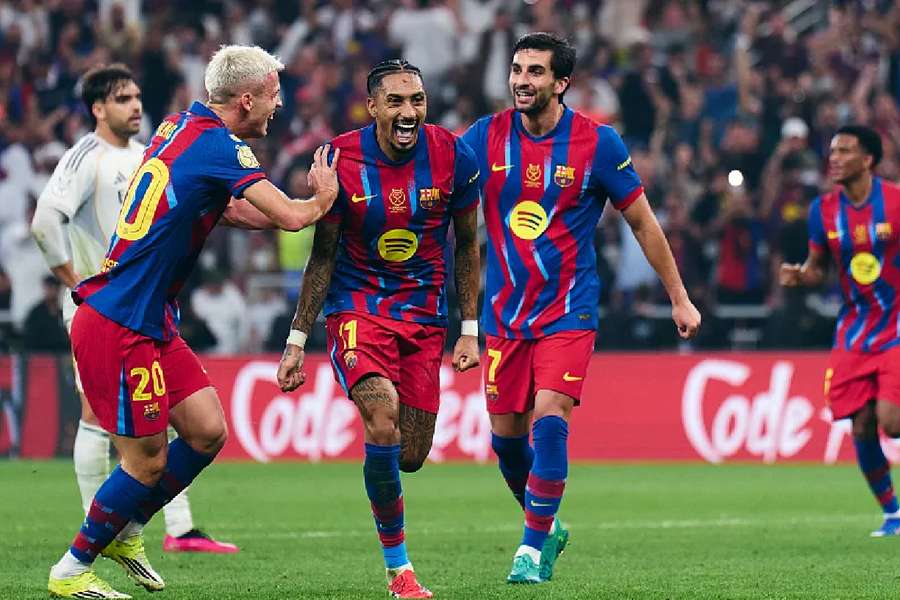 Raphinha celebra el gol del triunfo del Barcelona