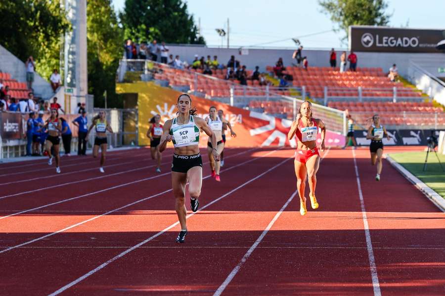 Atleta olímpica Cátia Azevedo triunfou nos 400 metros