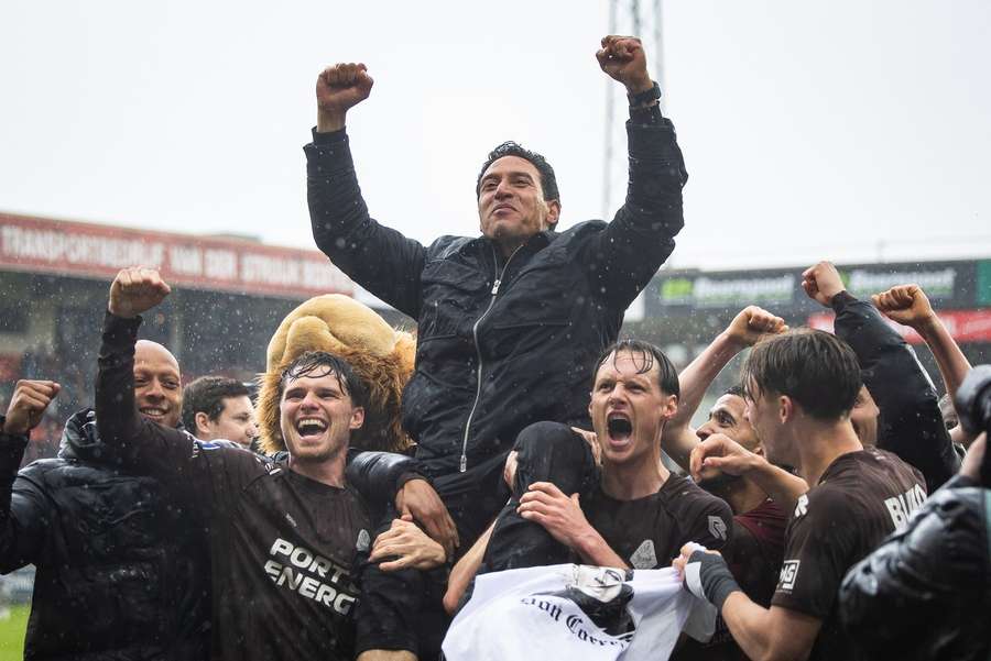 Telstar lost manager Anthony Correia after staying up in the Eredivisie Telstar lost manager Anthony Correia after staying up in the Eredivisie