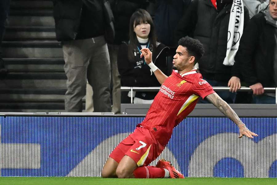 Luis Díaz comemora um dos gols contra o Tottenham Luis Díaz comemora um dos gols contra o Tottenham