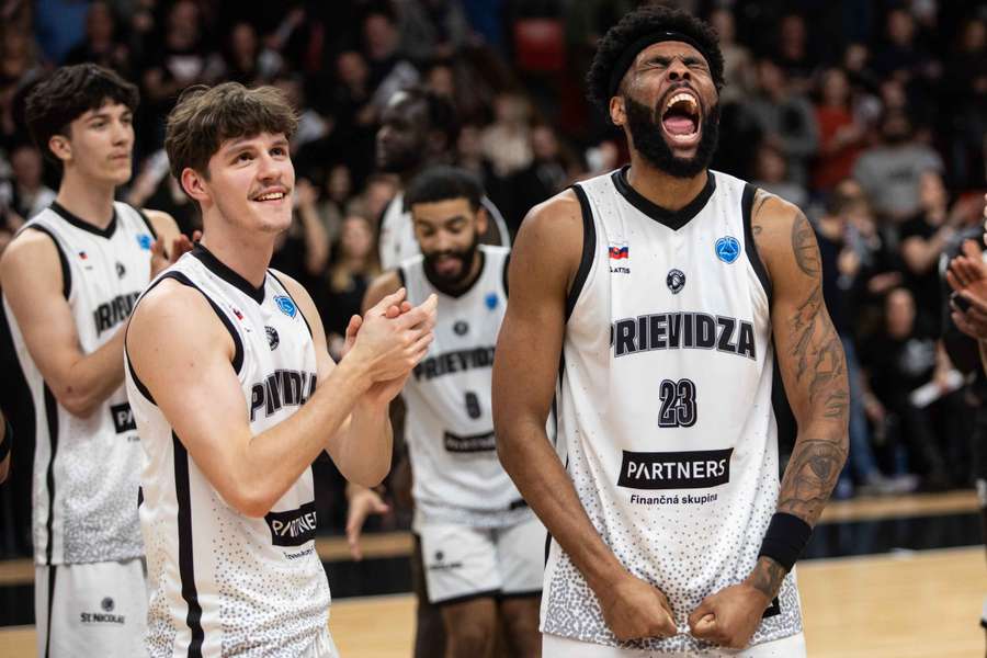 Prievidzskí basketbalisti na PAOK nestačili. Prievidzskí basketbalisti na PAOK nestačili.