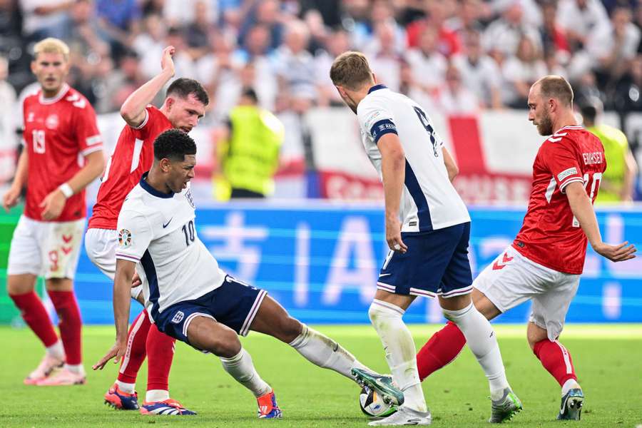 Gra Anglii po raz kolejny nie przekonała, tylko remis z Danią. Pierwszy gol Kane'a