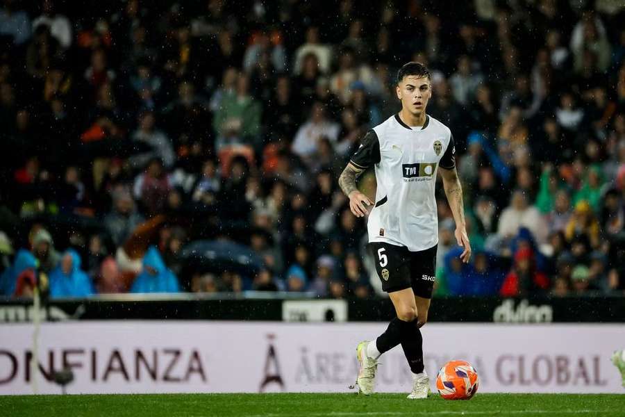 Enzo Barrenechea, ex del Valencia