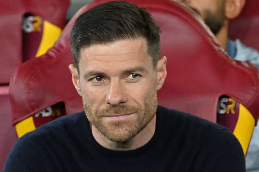 Bayer Leverkusen heeft het contract van trainer Xabi Alonso verlengd