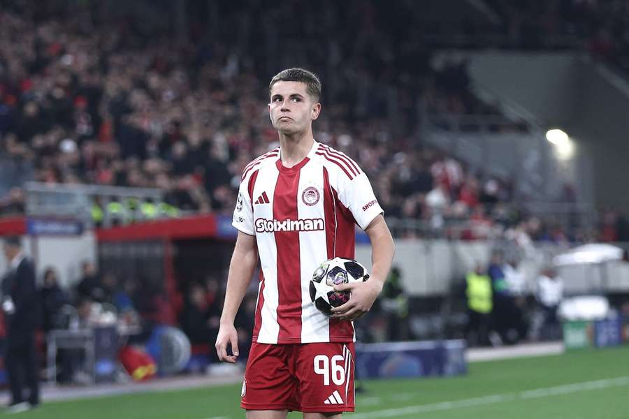 Paris Saint-Germain show interest in Olympiacos sensation Mouzakitis Paris Saint-Germain show interest in Olympiacos sensation Mouzakitis