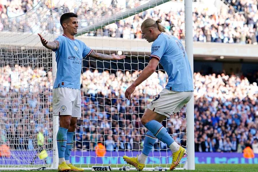 Joao Cancelo et Erling Haaland, deux des quatre buteurs des Citizens cet après-midi face à Southampton.