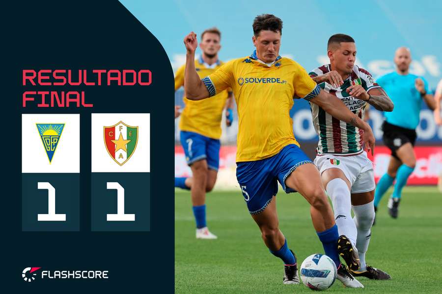 Bacher e Godoy disputam a bola