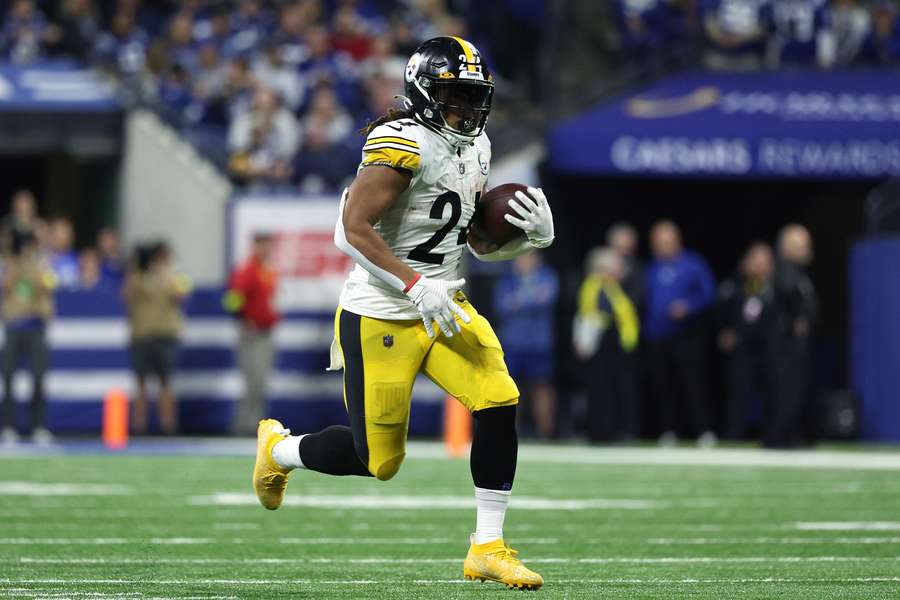 NFL: gli Steelers superano i Colts per 24-17 per la quarta vittoria stagionale