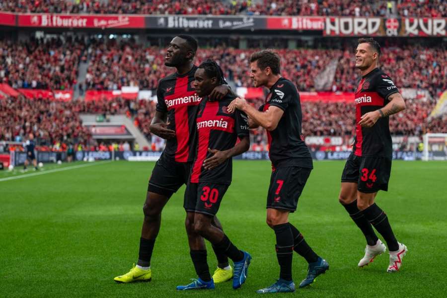 Jeremie Frimpong marcou um dos golos do Leverkusen