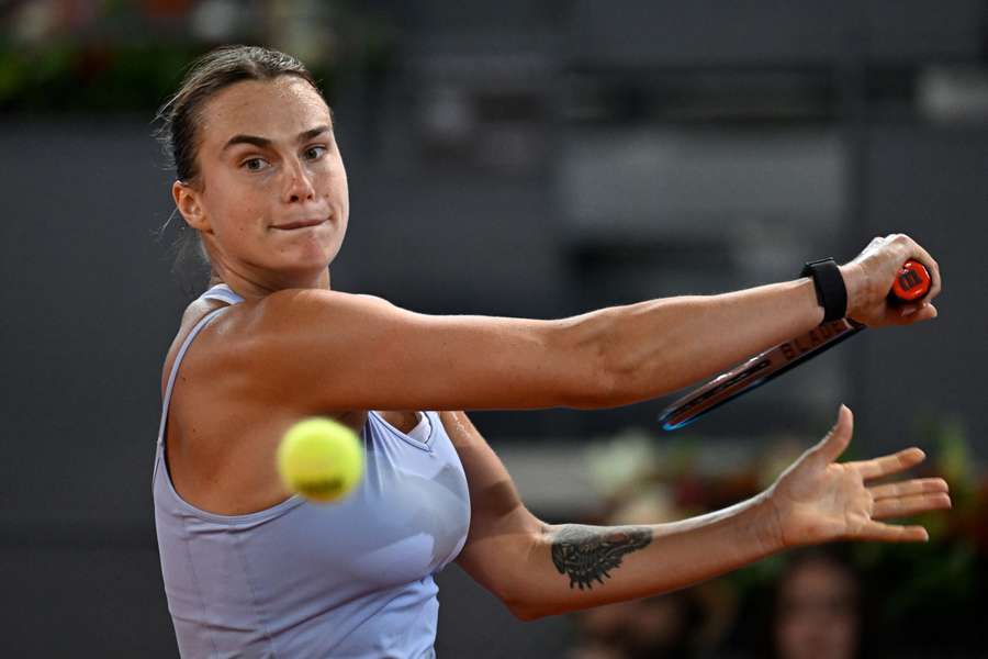 Aryna Sabalenka segue para as meias-finais em Madrid