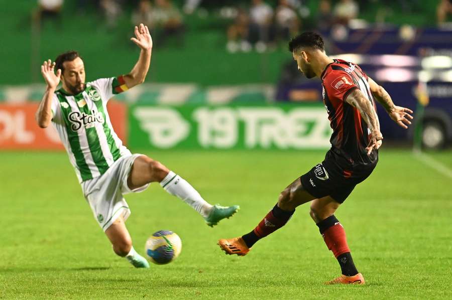 No último jogo em Caxias, deu empate