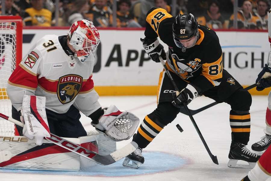 Black najwyższym bramkarzem w historii NHL. Ma wzrost koszykarza Black najwyższym bramkarzem w historii NHL. Ma wzrost koszykarza