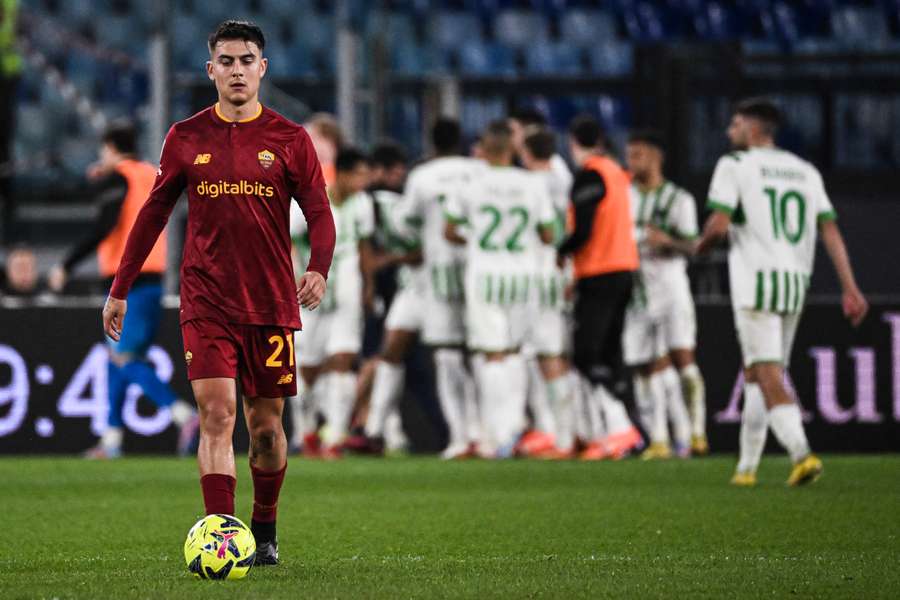 Argentino Paulo Dybala fez um dos gols da Roma na partida