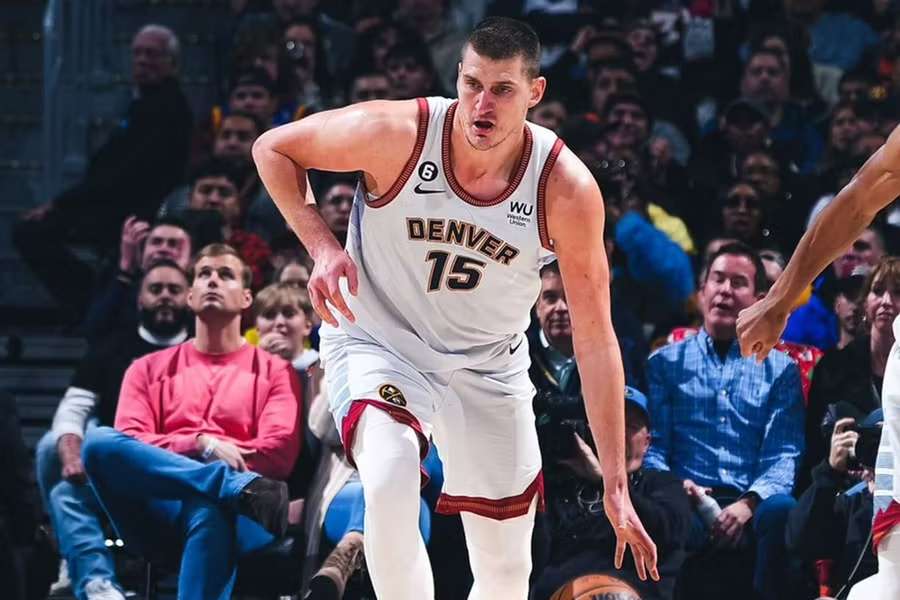 Jokic procura vencer pela terceira vez consecutiva o prémio