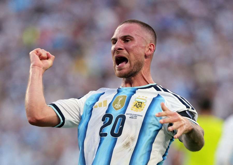 Mac Allister espera que experiência argentina prevaleça na semifinal contra a Inglaterra Mac Allister espera que experiência argentina prevaleça na semifinal contra a Inglaterra