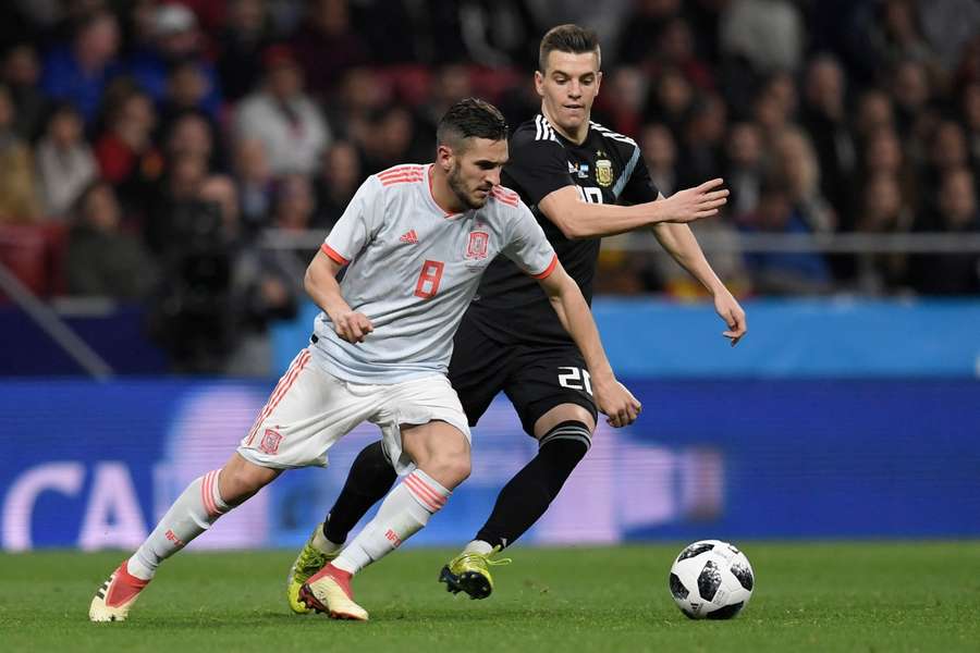 Koke contra Lo Celso en el último España-Argentina celebrado en el Metropolitano en 2018