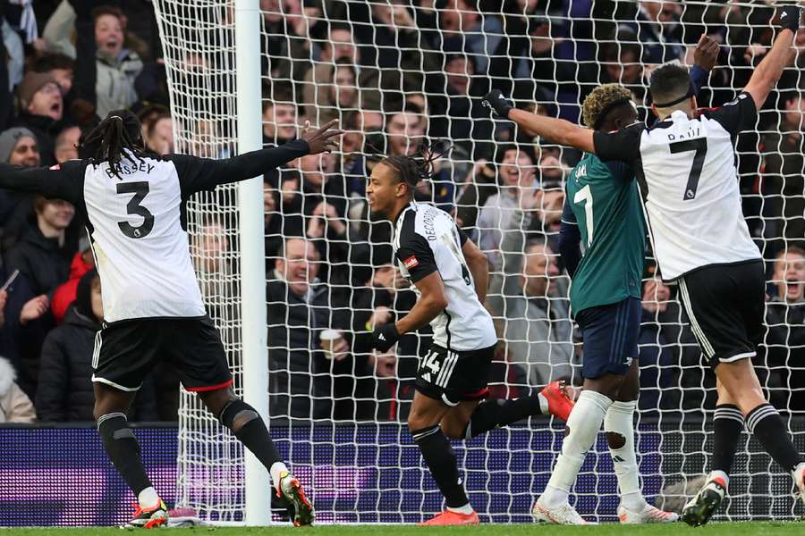 Reid marcou o gol da vitória do Fulham