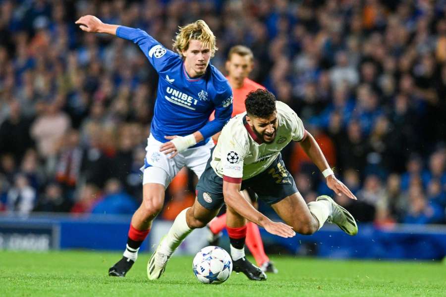 Rangers e PSV travam um dos mais acesos duelos do play-off