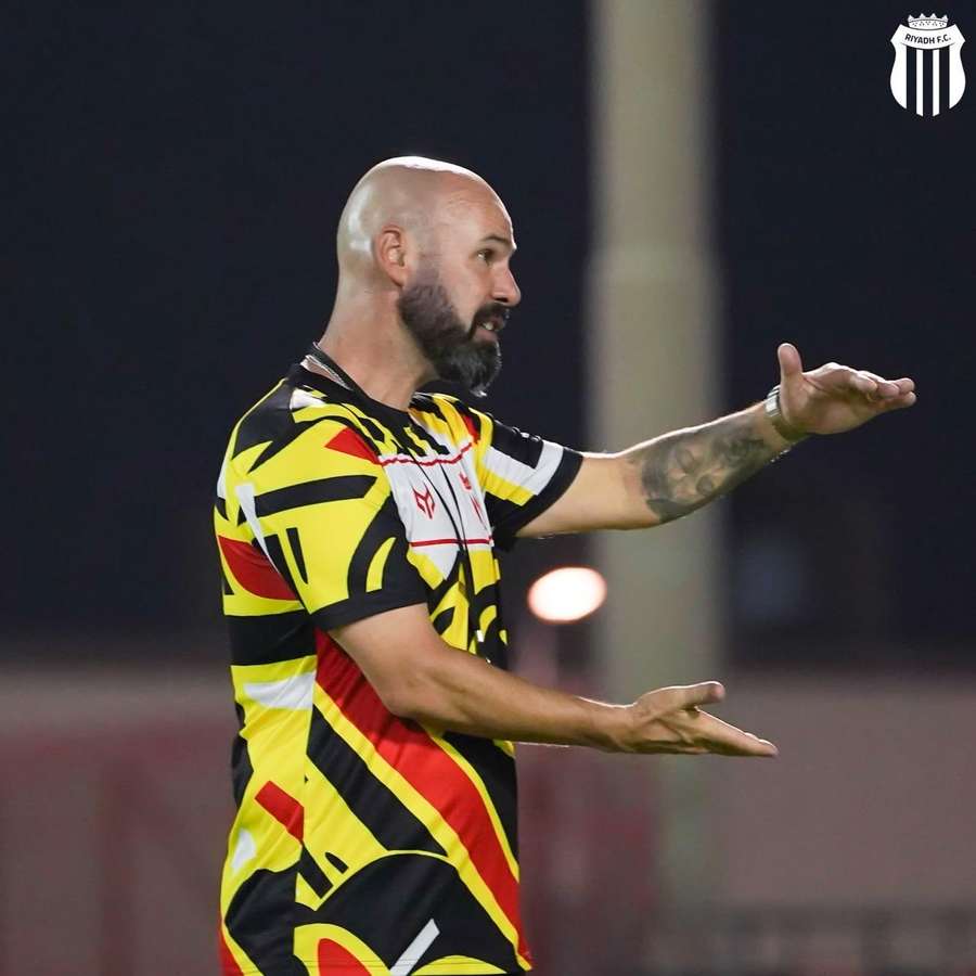 Maurício Dulac prepara equipe para duelo com o Al-Ahli Maurício Dulac prepara equipe para duelo com o Al-Ahli